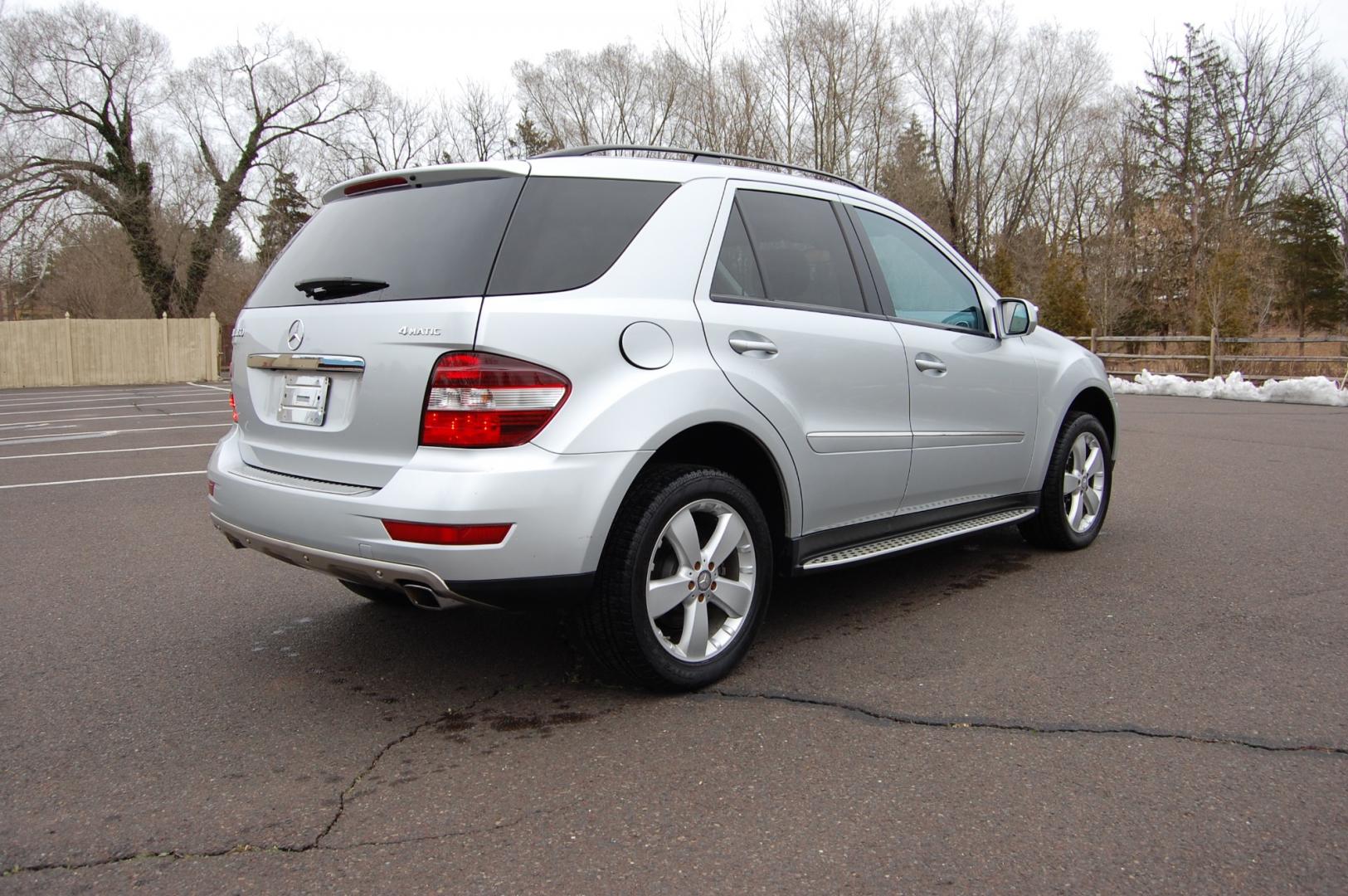 2009 Silver /Black leather Mercedes-Benz M-Class (4JGBB86E09A) with an 3.5 Liter V6 engine, Automatic transmission, located at 6528 Lower York Road, New Hope, PA, 18938, (215) 862-9555, 40.358707, -74.977882 - Here for sale is a very nice 2009 Mercedes-Benz ML350. Under the hood is a strong running 3.5 liter V6 which puts power to the AWD system via a smooth shifting automatic transmission. Features include; Black leather interior, wood grain trim, keyless entry, one master key, cruise control, tilt ste - Photo#5